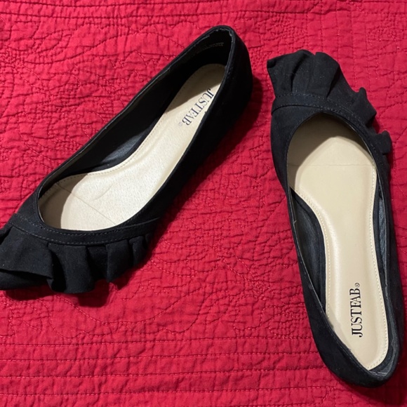 Just Fab Black Ruffle Flats - Size 10 - Picture 2 of 4